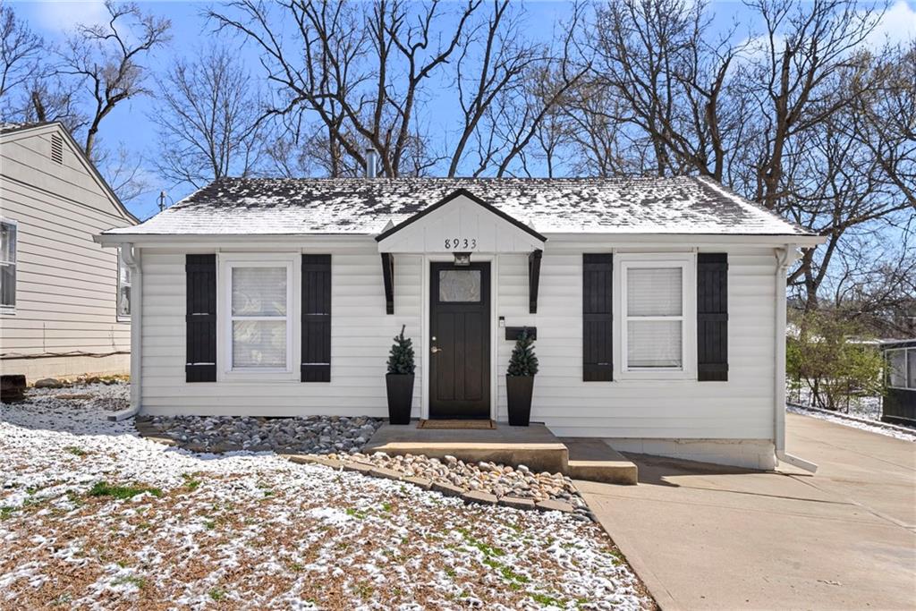 Listing Photo MLS #HMS2607100