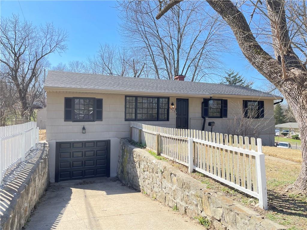 Listing Photo MLS #HMS2607872