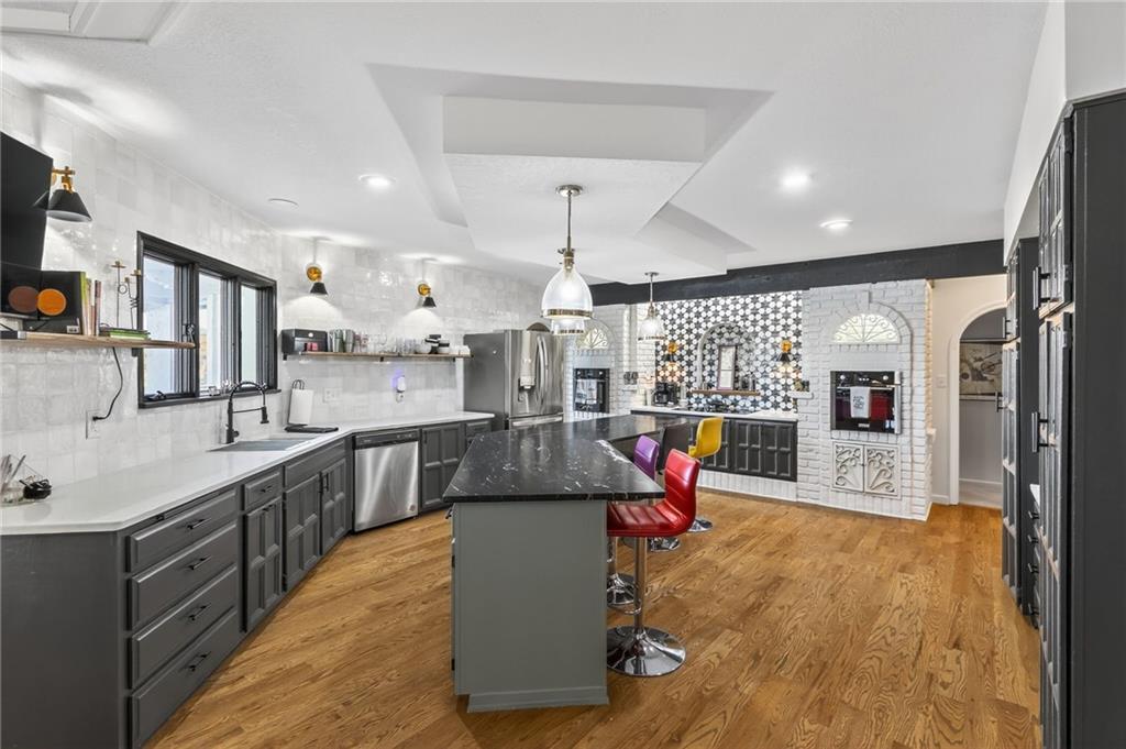 Listing Photo MLS #HMS2607952