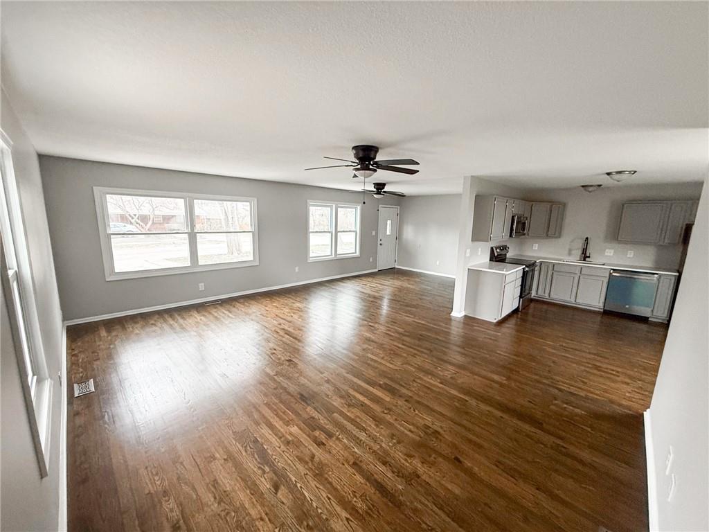 Listing Photo MLS #HMS2608386