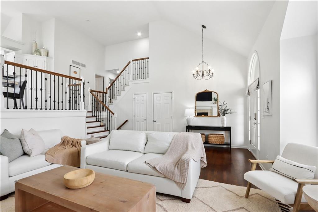 Listing Photo MLS #HMS2608689