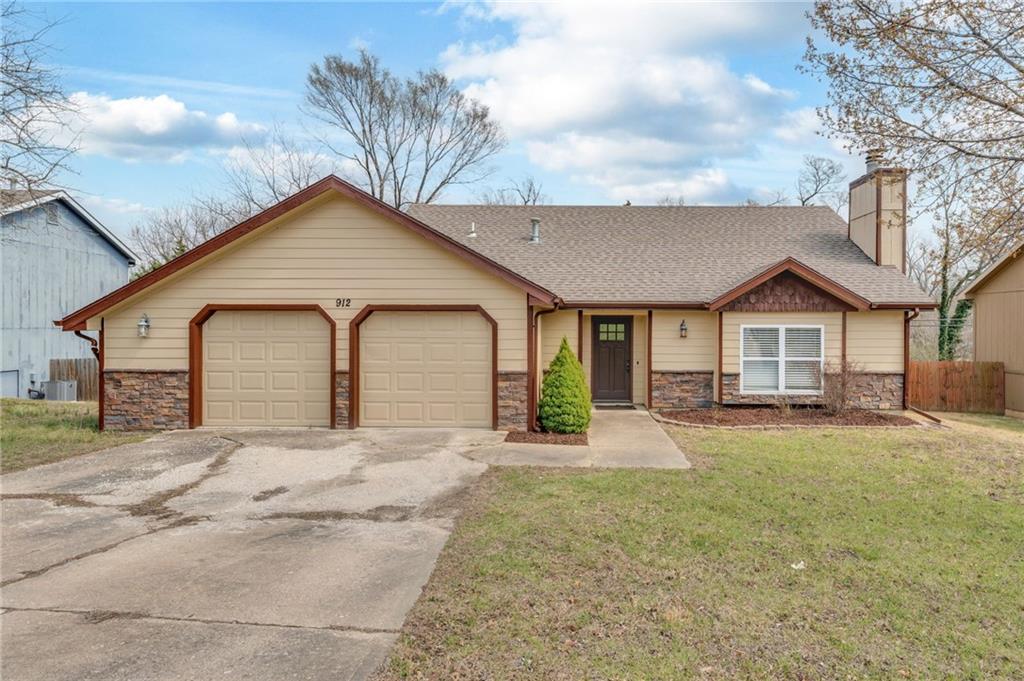 Listing Photo MLS #HMS2609337