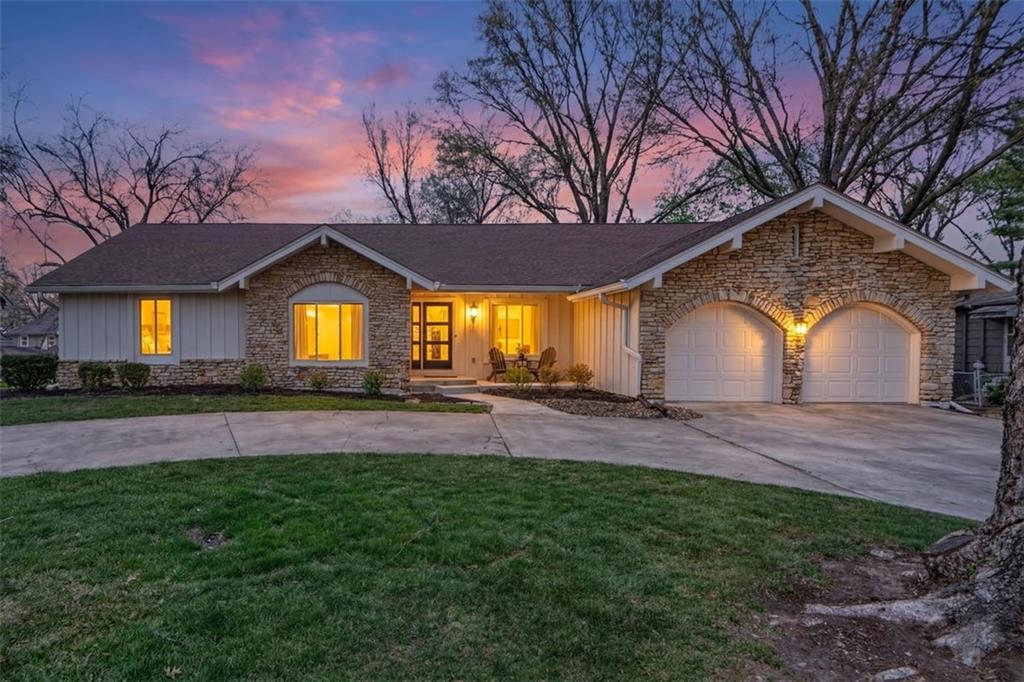 Listing Photo MLS #HMS2610564