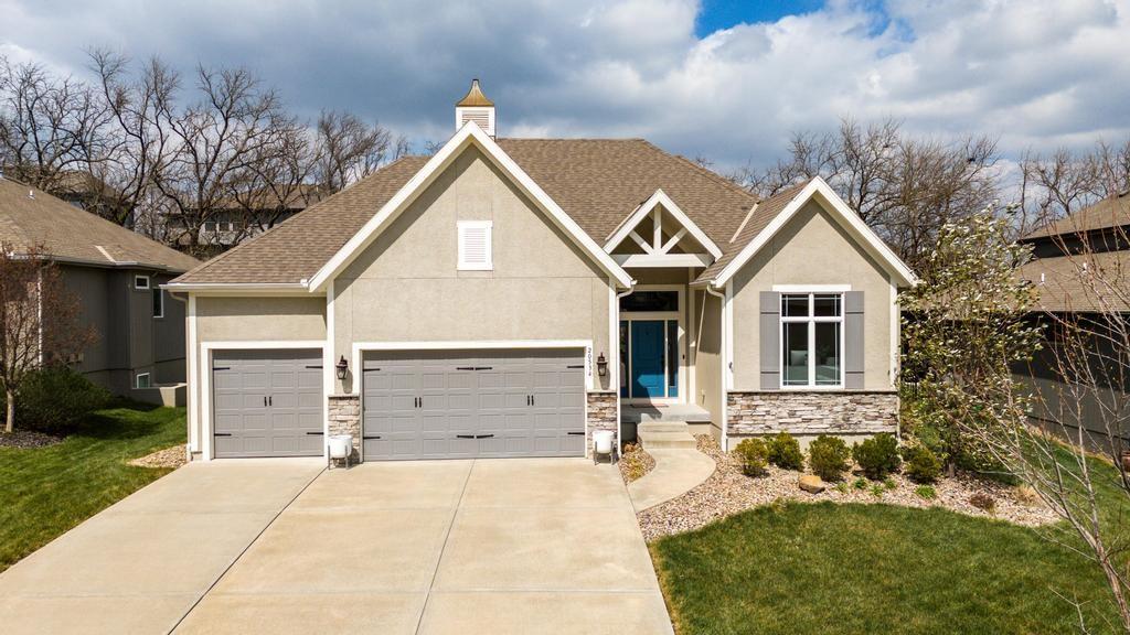 Listing Photo MLS #HMS2611824