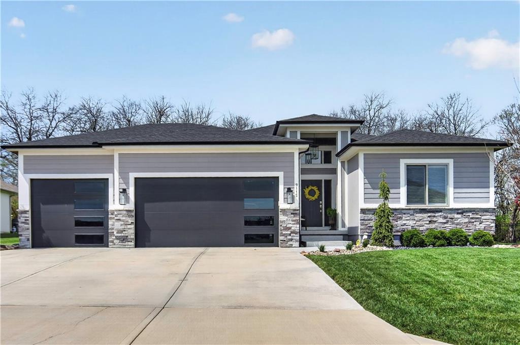 Listing Photo MLS #HMS2611915