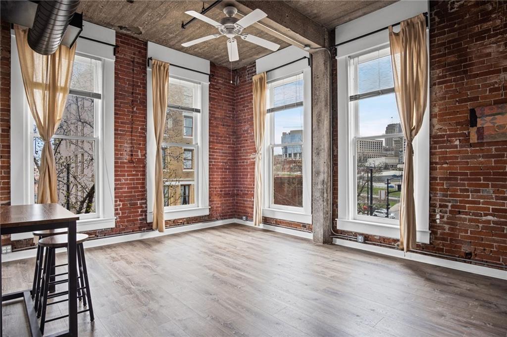 Listing Photo MLS #HMS2612304