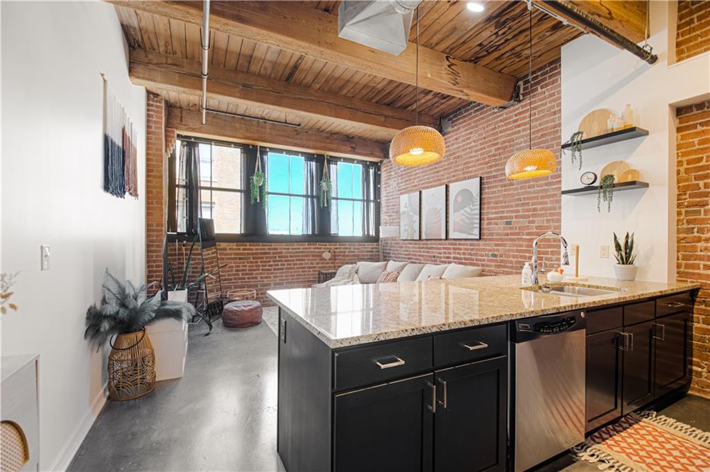 Listing Photo MLS #HMS2615952