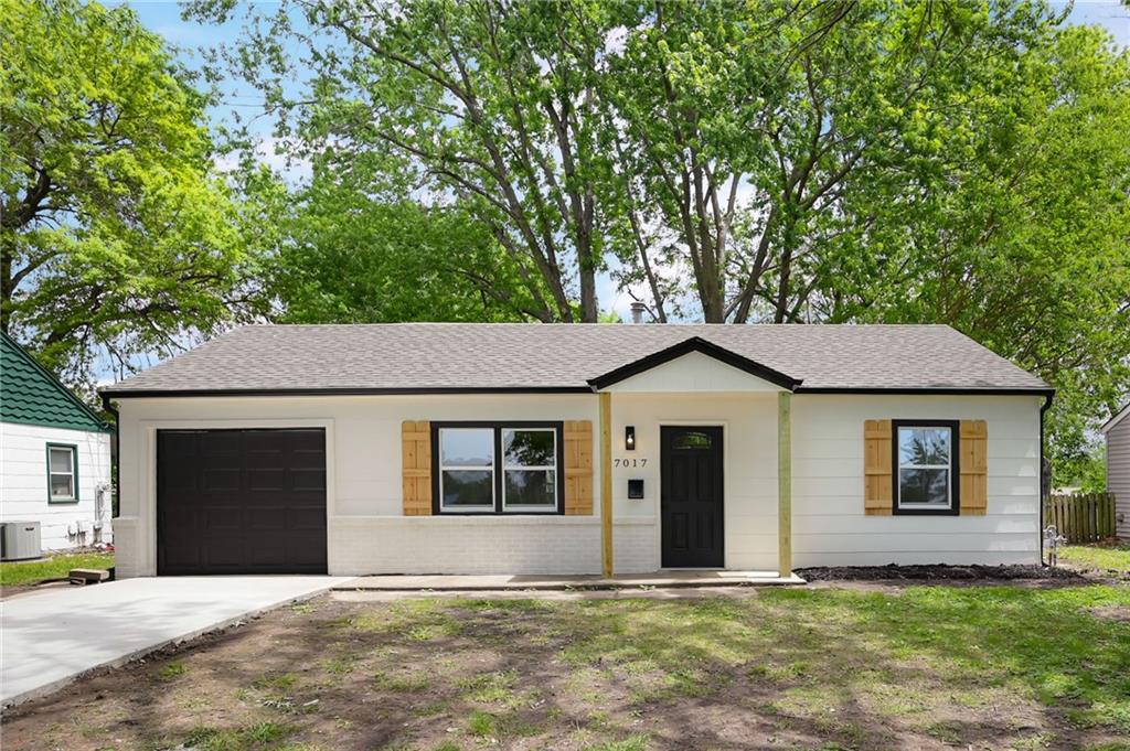 Listing Photo MLS #HMS2617772