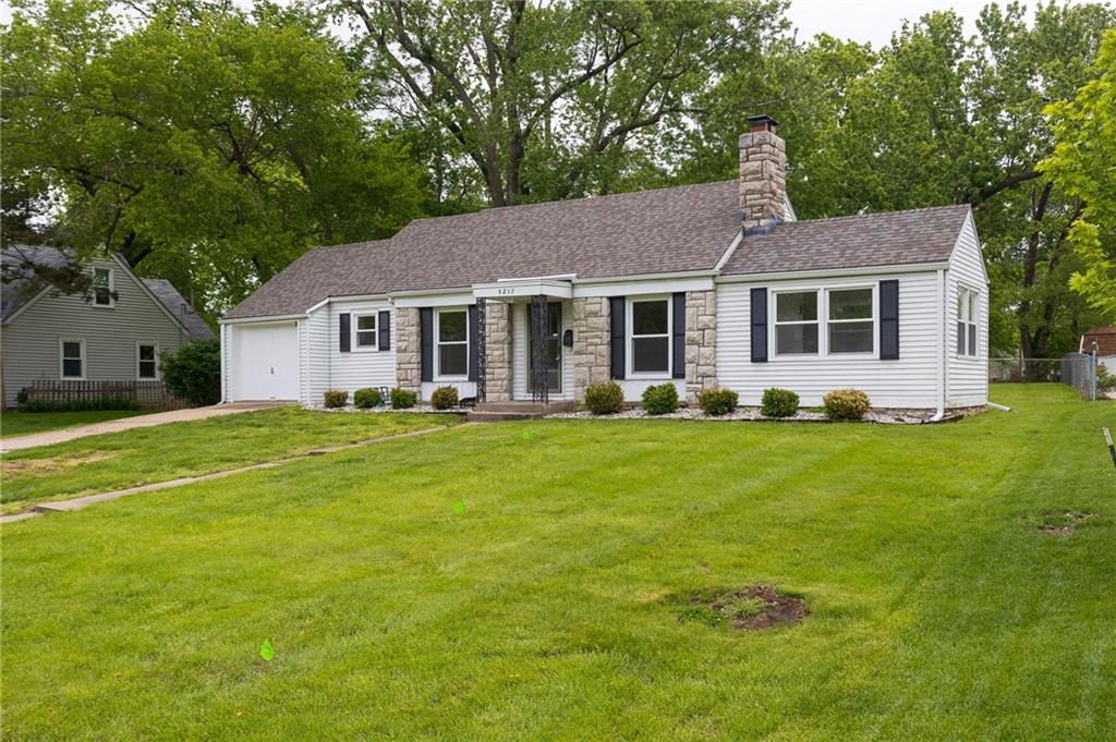 Listing Photo MLS #HMS2617849