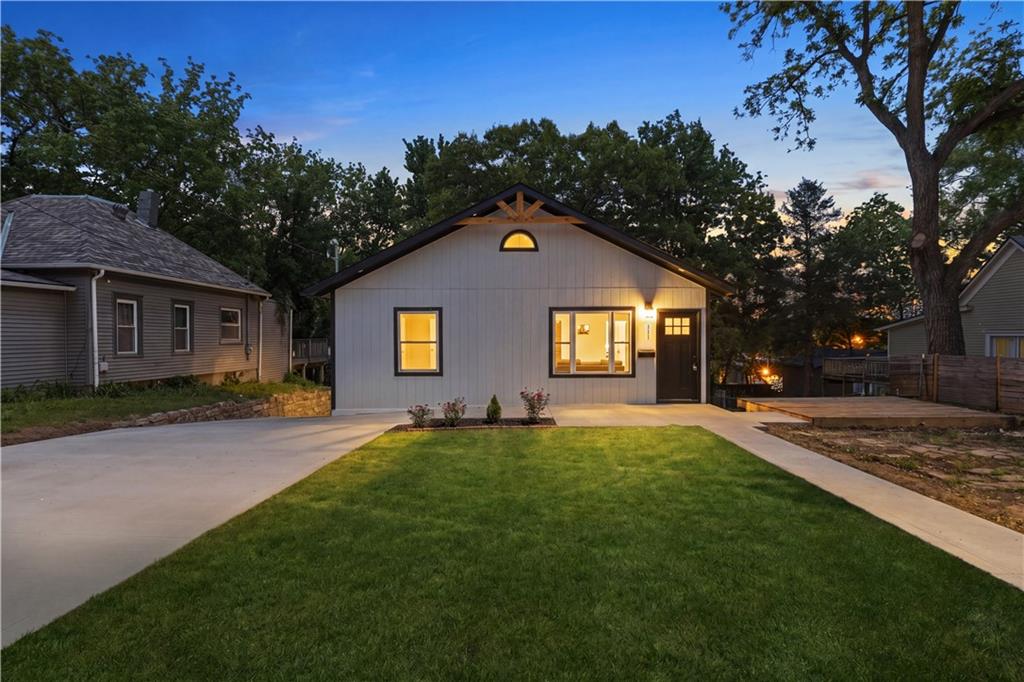 Listing Photo MLS #HMS2618727