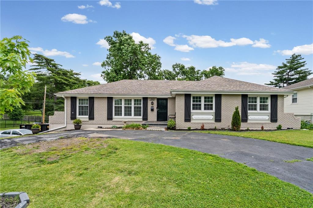 Listing Photo MLS #HMS2619399