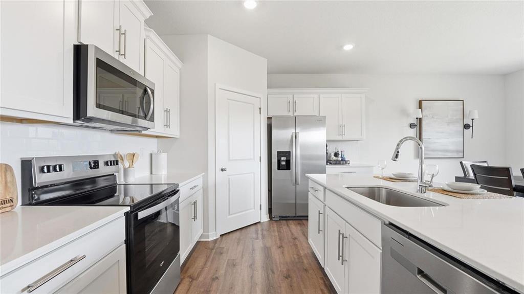 Listing Photo MLS #HMS2619943