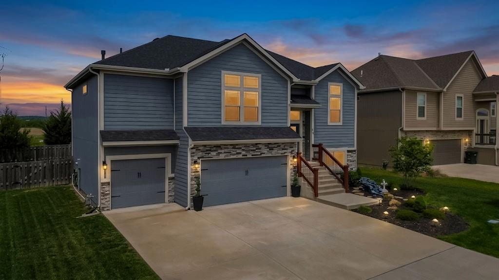 Listing Photo MLS #HMS2620163