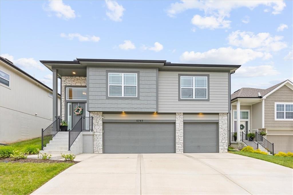 Listing Photo MLS #HMS2620342