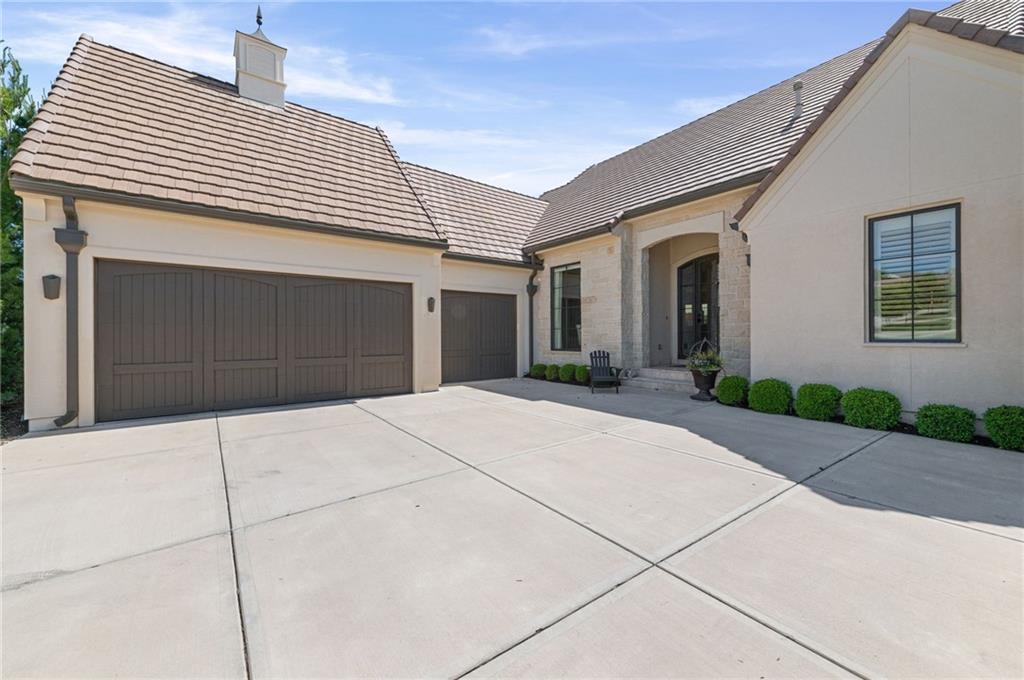 Listing Photo MLS #HMS2620516