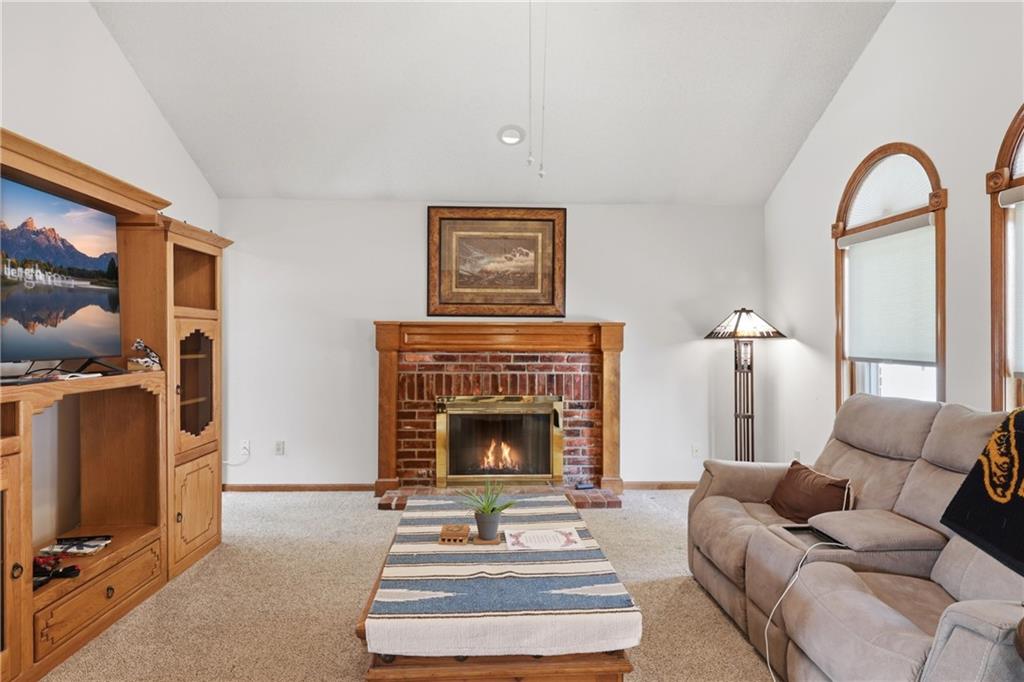 Listing Photo MLS #HMS2621099