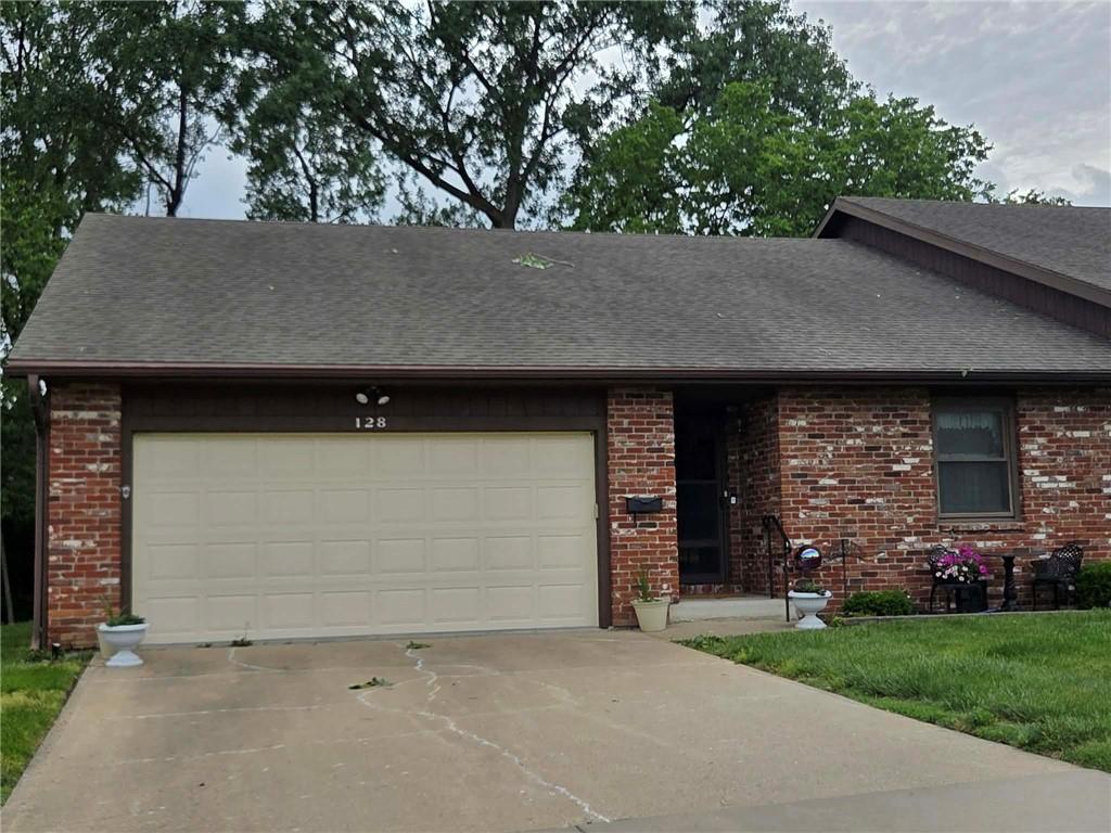 Listing Photo MLS #HMS2621187