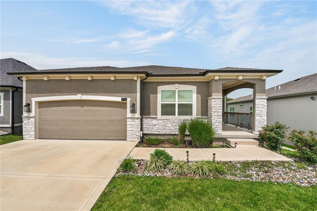 Listing Photo MLS #HMS2621442