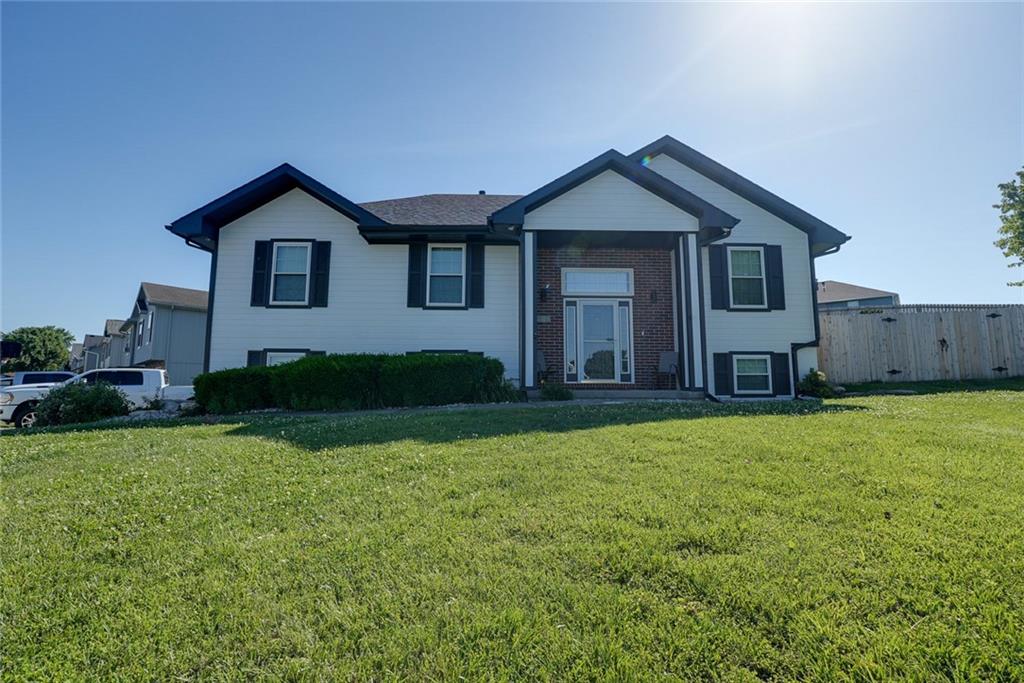 Listing Photo MLS #HMS2621898
