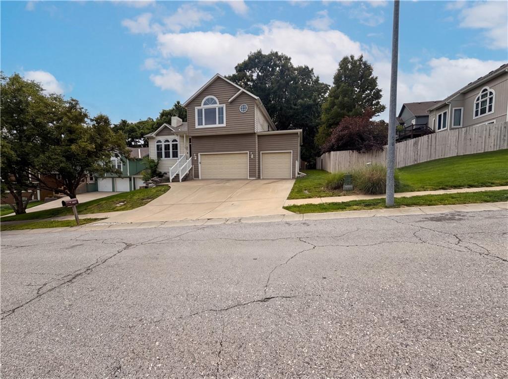Listing Photo MLS #HMS2622181