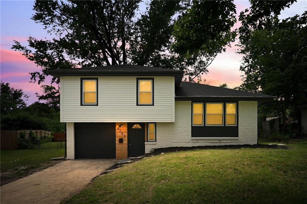 Listing Photo MLS #HMS2622748