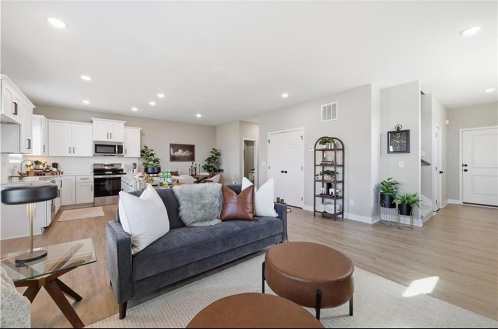 Listing Photo MLS #HMS2622769