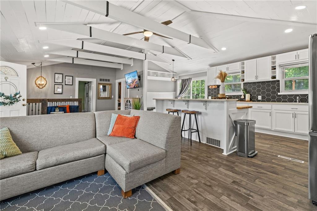 Listing Photo MLS #HMS2623320