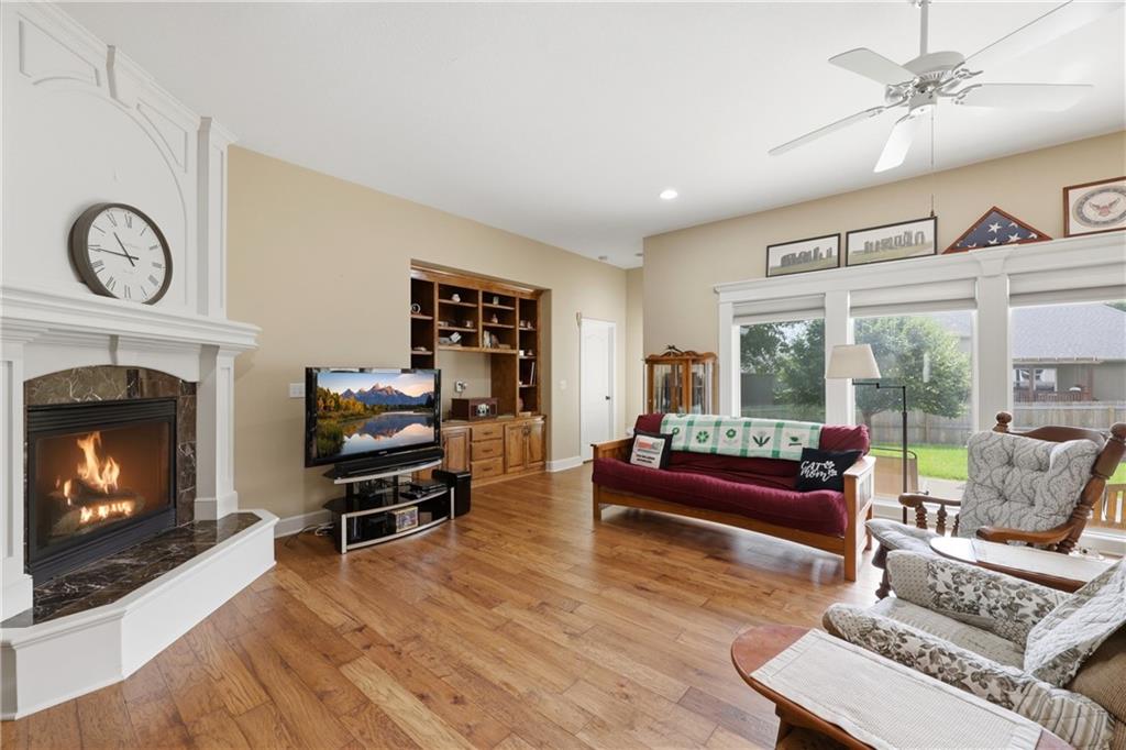 Listing Photo MLS #HMS2623964