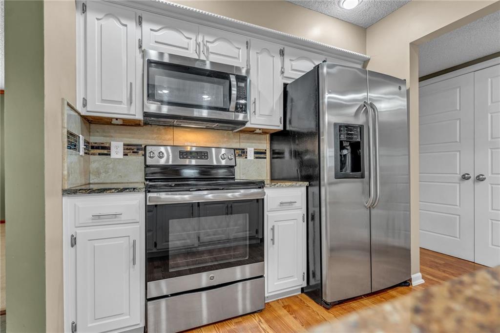 Listing Photo MLS #HMS2624030
