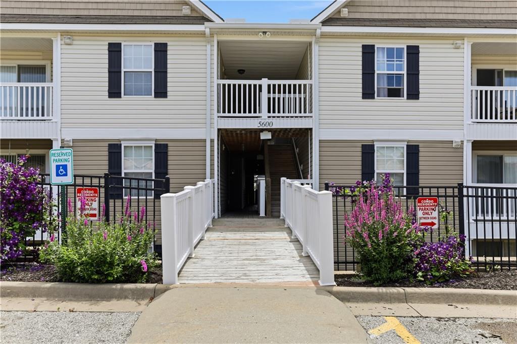 Listing Photo MLS #HMS2624073