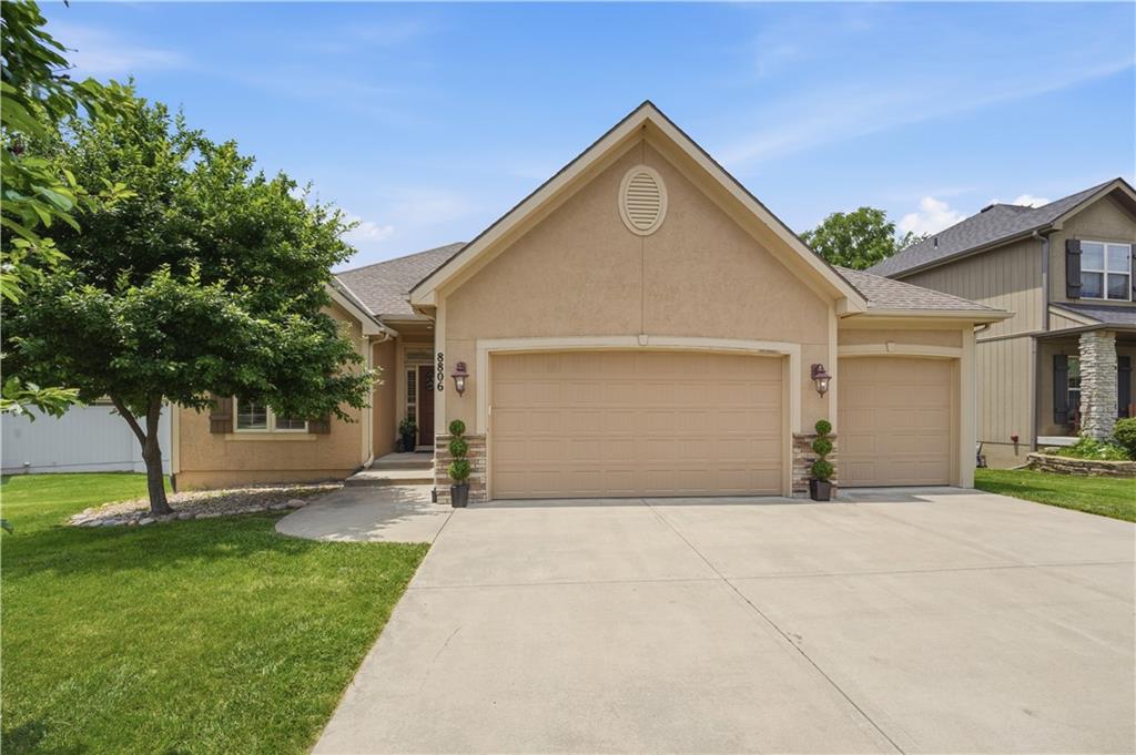 Listing Photo MLS #HMS2624343
