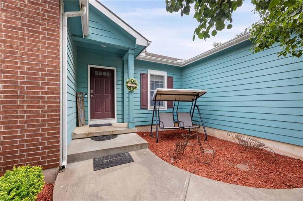 Listing Photo MLS #HMS2624878