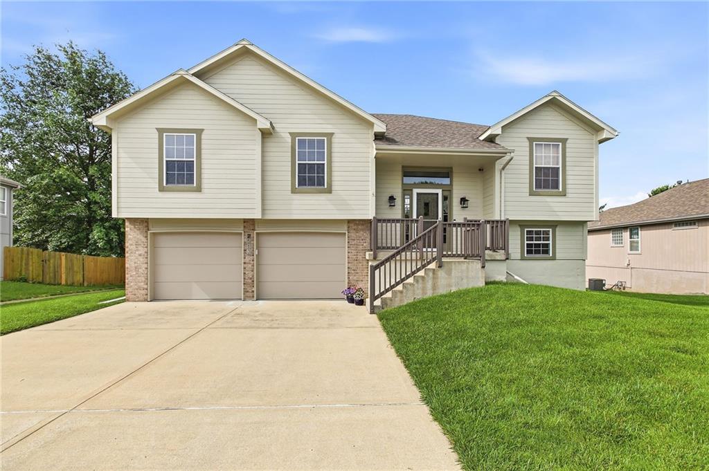 Listing Photo MLS #HMS2625081
