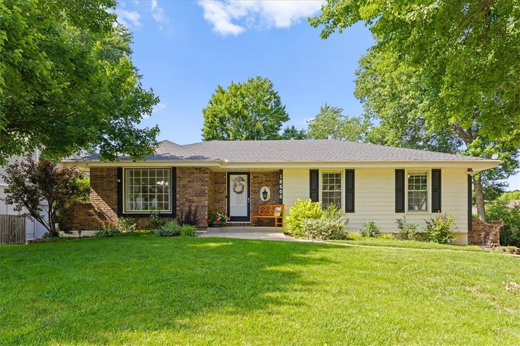Listing Photo MLS #HMS2625428