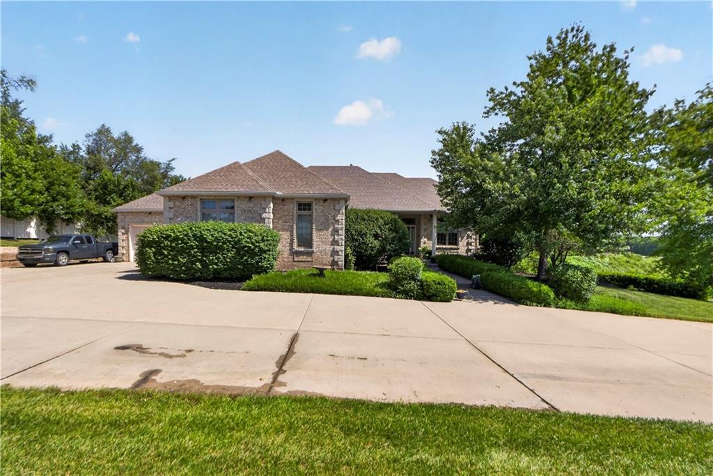 Listing Photo MLS #HMS2625433