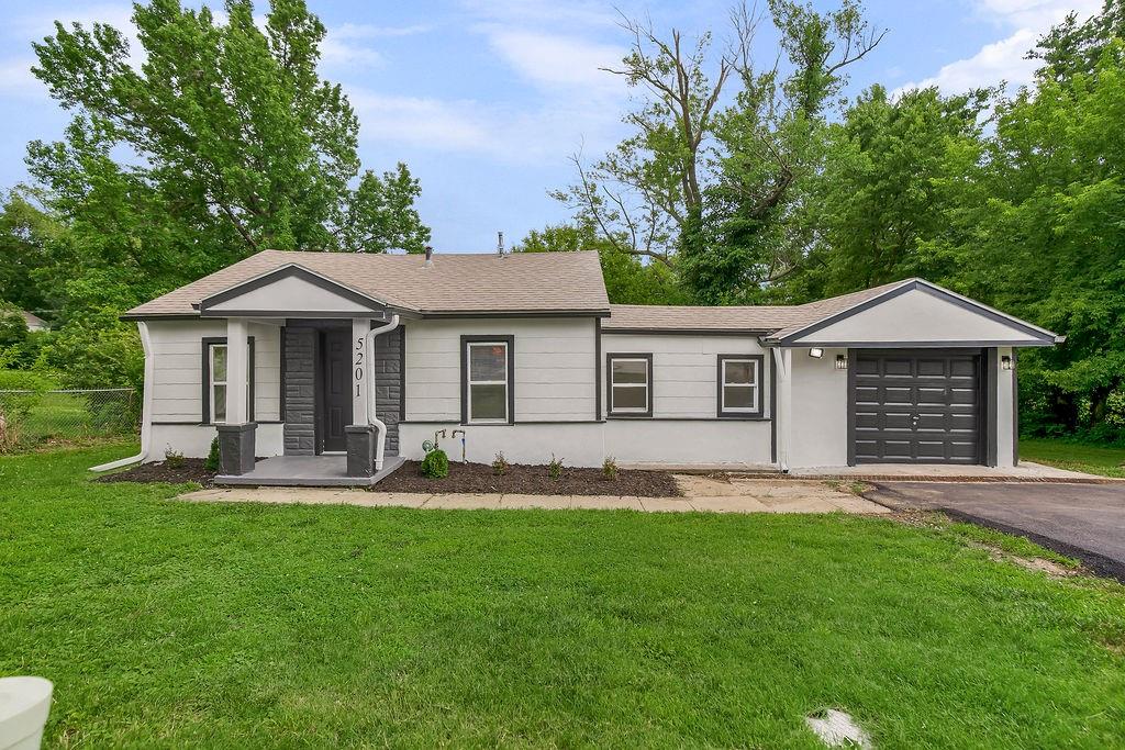 Listing Photo MLS #HMS2625596
