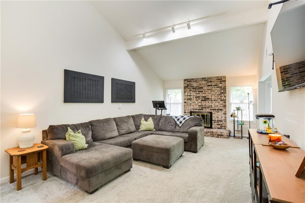 Listing Photo MLS #HMS2625712