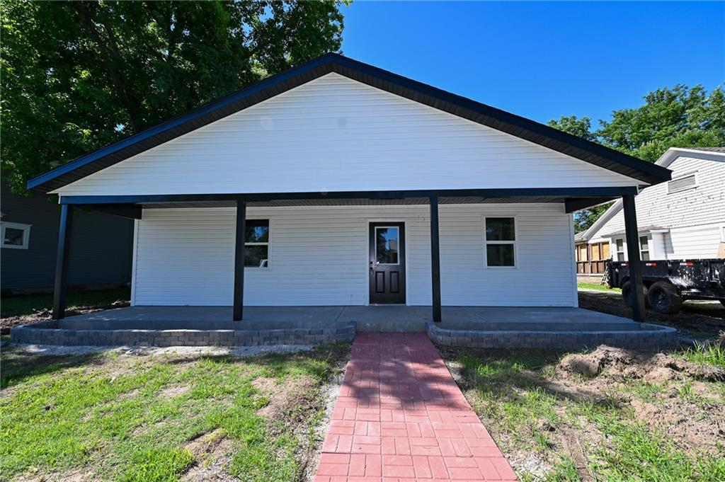 Listing Photo MLS #HMS2626048