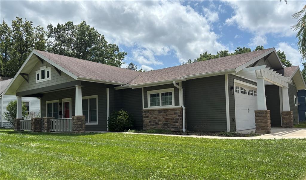 Listing Photo MLS #HMS2626245