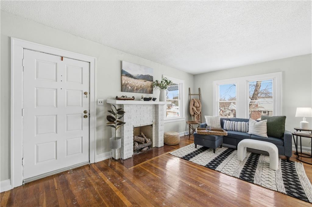 Listing Photo MLS #HMS2626926