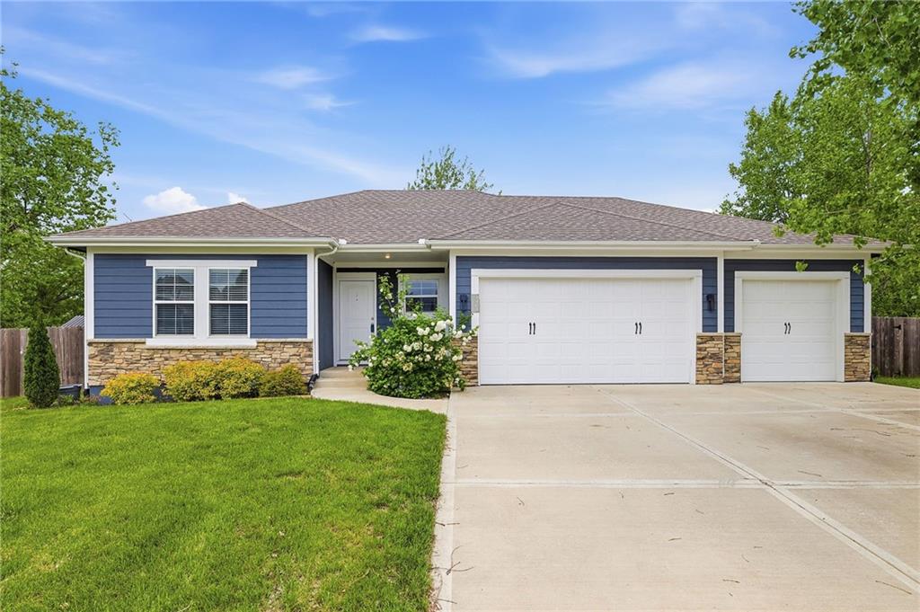 Listing Photo MLS #HMS2627076