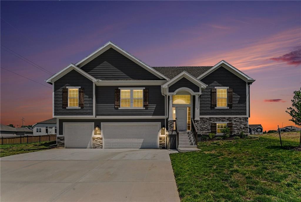 Listing Photo MLS #HMS2627615
