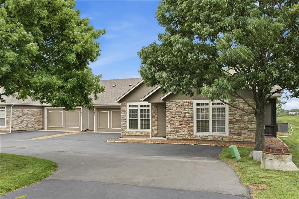 Listing Photo MLS #HMS2627745