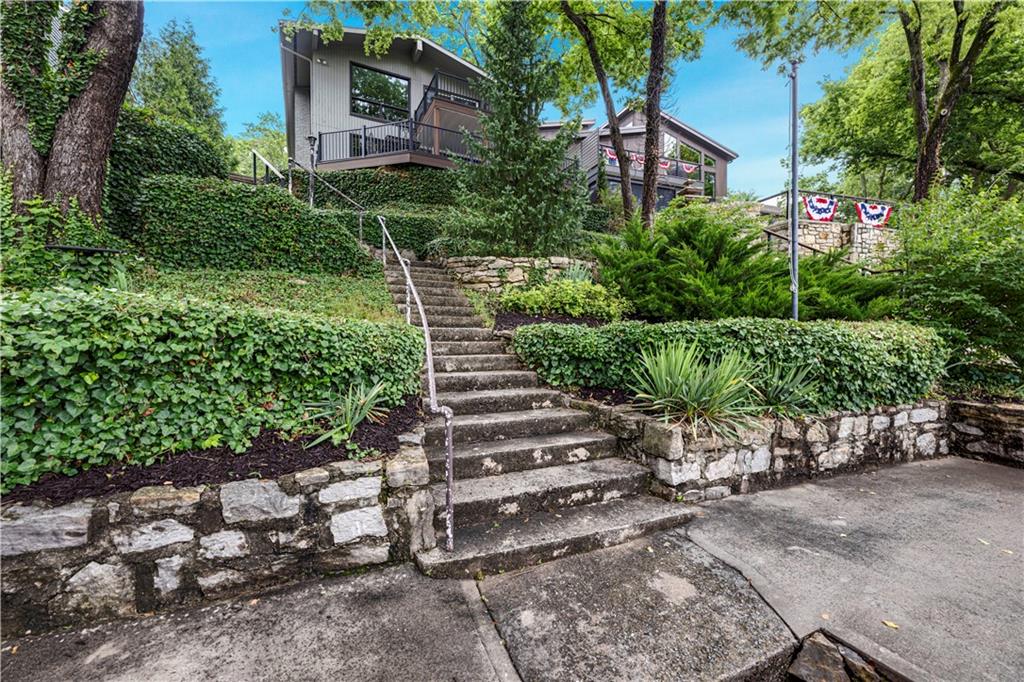 Listing Photo MLS #HMS2628005