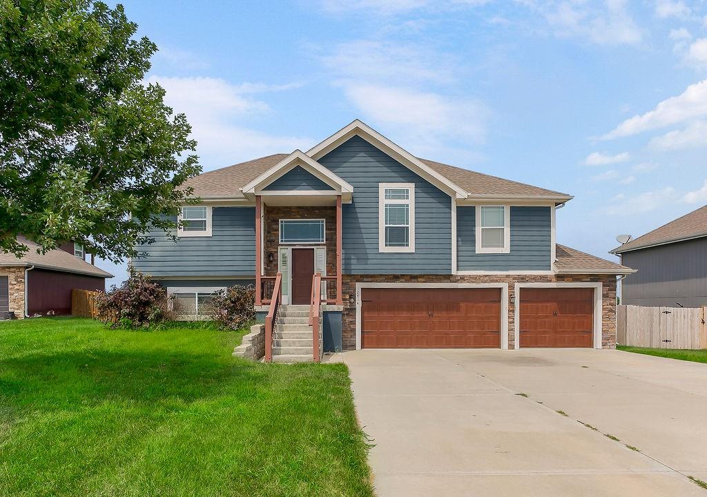 Listing Photo MLS #HMS2629545