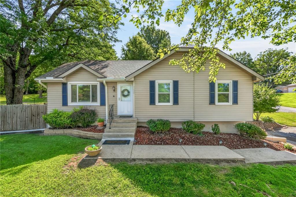 Listing Photo MLS #HMS2629650