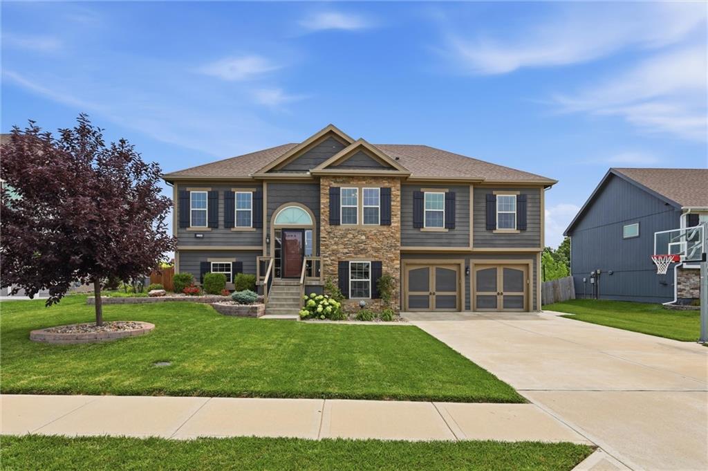 Listing Photo MLS #HMS2631019