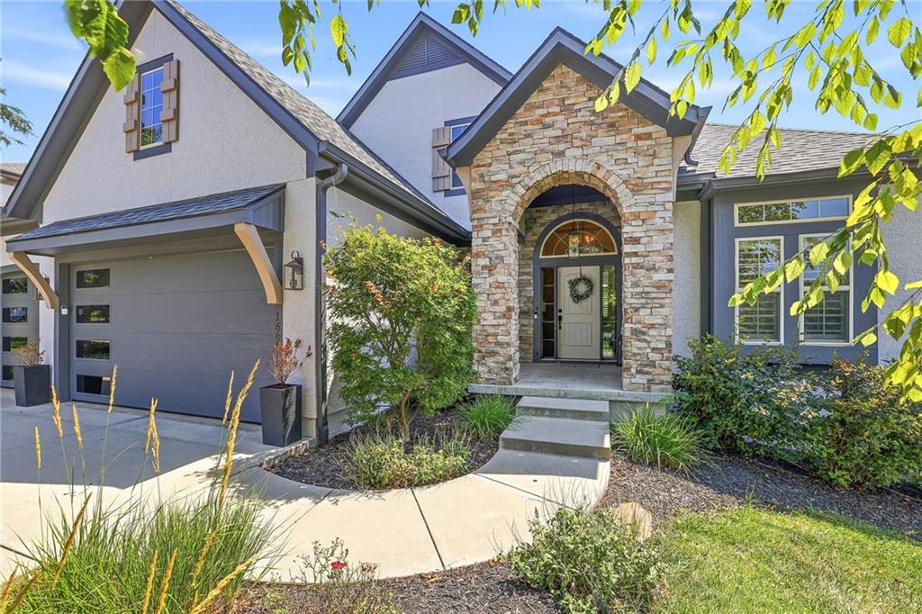Listing Photo MLS #HMS2631250