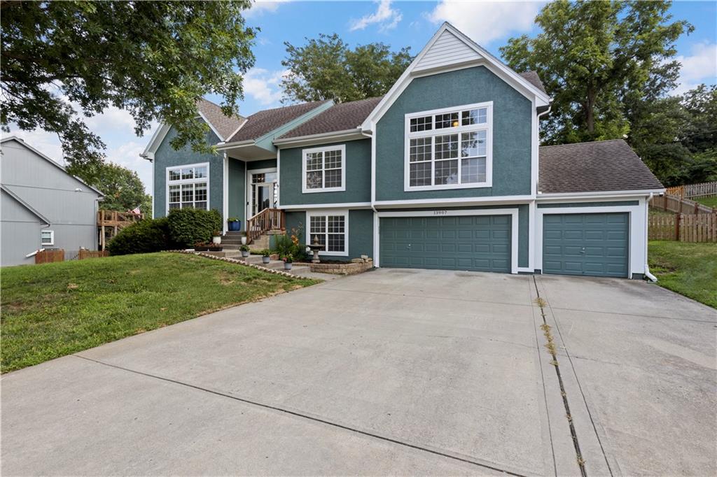 Listing Photo MLS #HMS2631575