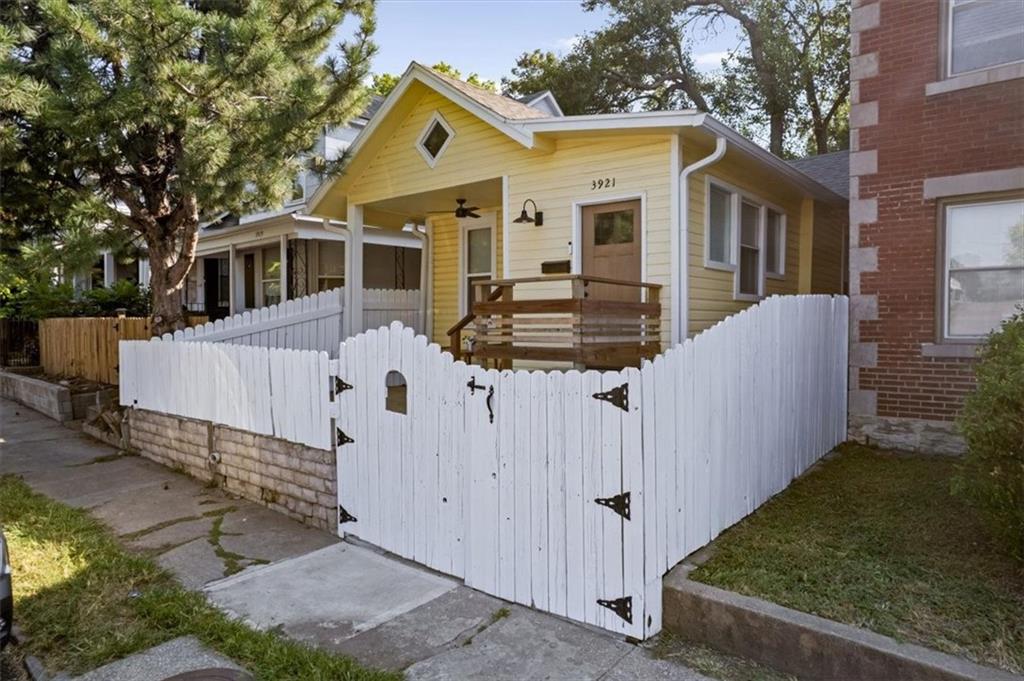 Listing Photo MLS #HMS2631722